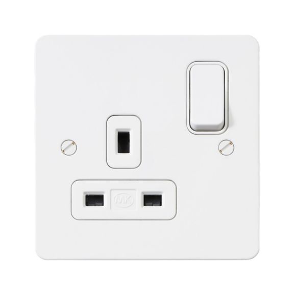 MK K14357WHIW 13A Socket 1G Dual Earth