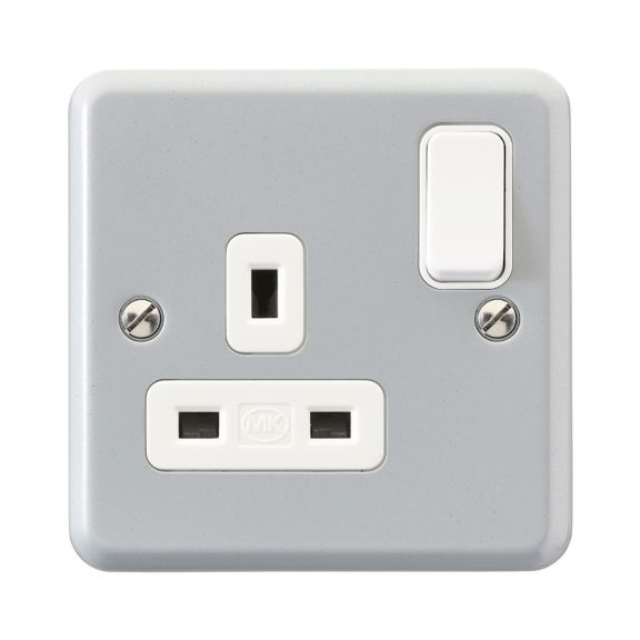 MK K2977ALM 13A 1G DP Switched Metalclad Socket